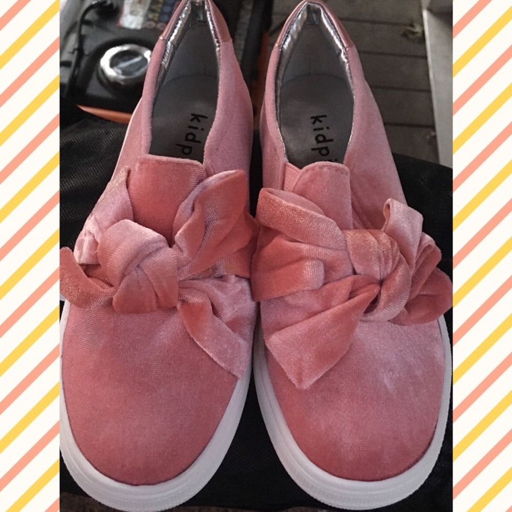 💋2/$20💋Kidpik size 2 pink slip on shoes NWOT